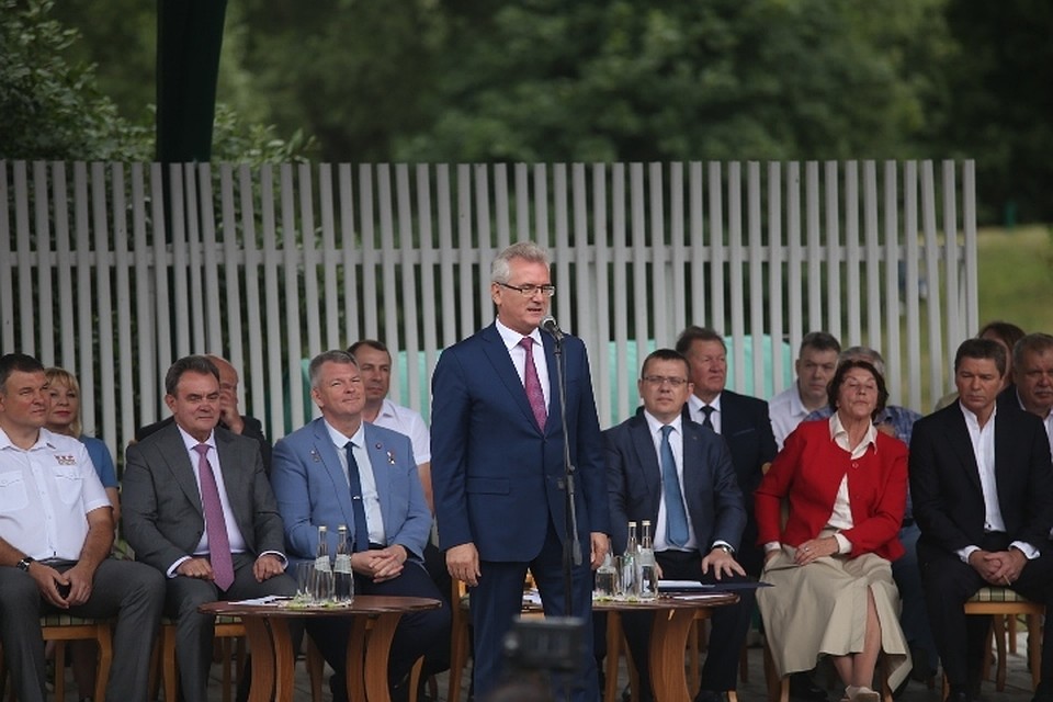 Иван Белозерцев поблагодарил собравшихся за преданность Лермонтову.