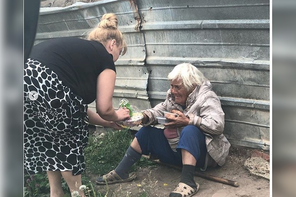 У бедной женщины нед денег даже на хлеб