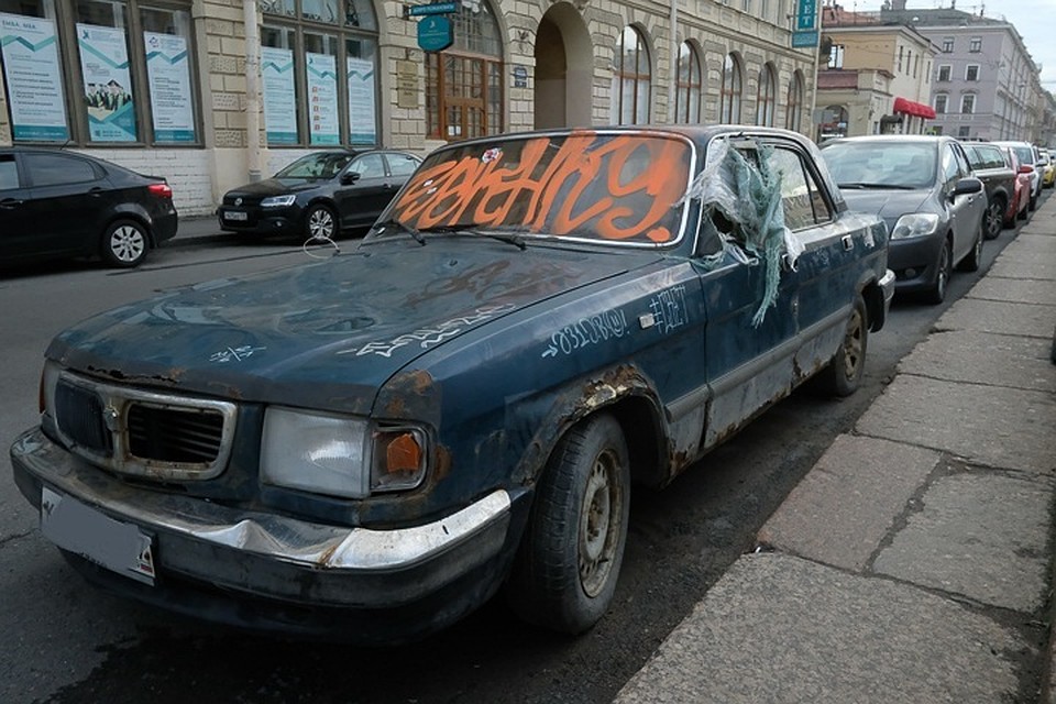 В Ленобласти хотят убрать автохлам с улиц.