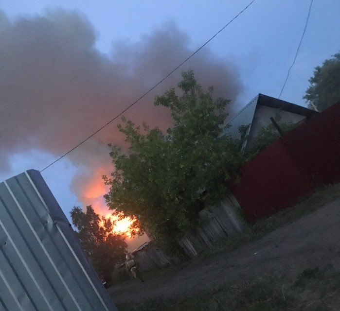 В Омске за ночь сгорели 8 квартир в одном доме