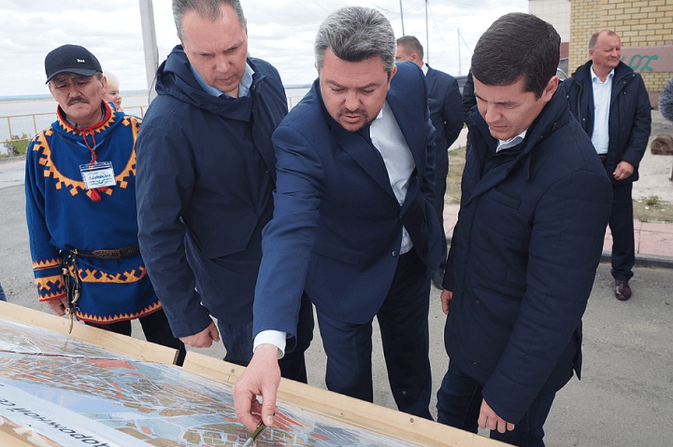 Глава Ямала обсудил жилищные проблемы приуральцев во время рабочей поездки в район Фото: yanao.ru