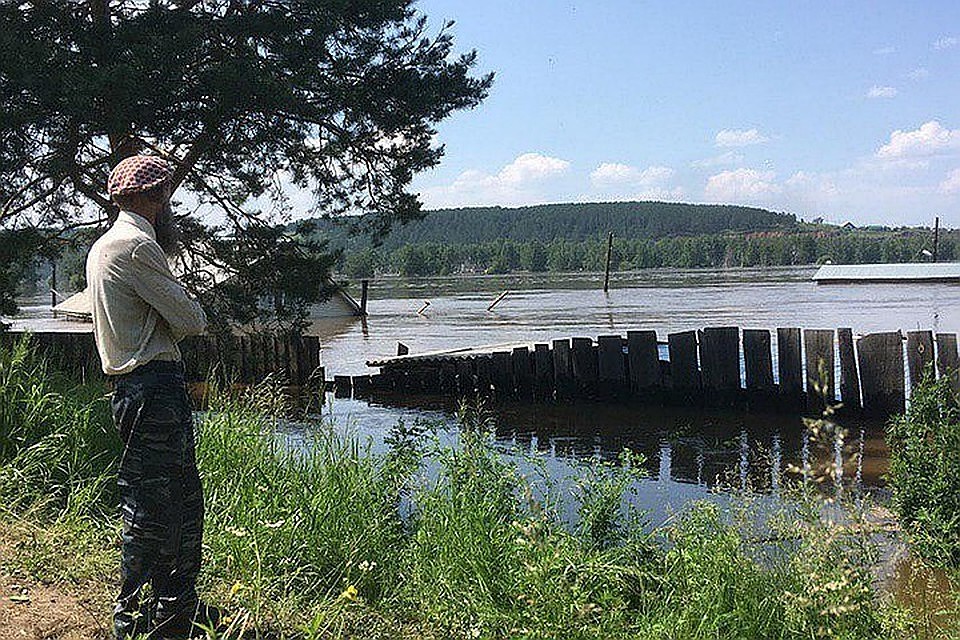 ЧС в Иркутской области: каждый пятый житель пострадавших территорий собирается уехать в другие города региона.