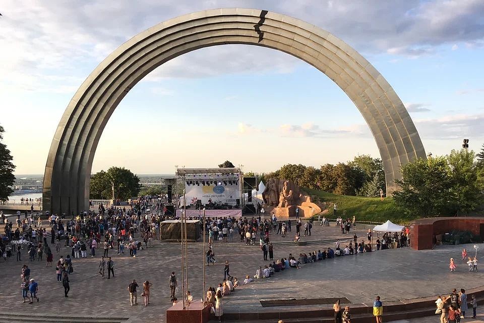 Дружба народов дала трещину. Фото: Анастасия Матвеева
