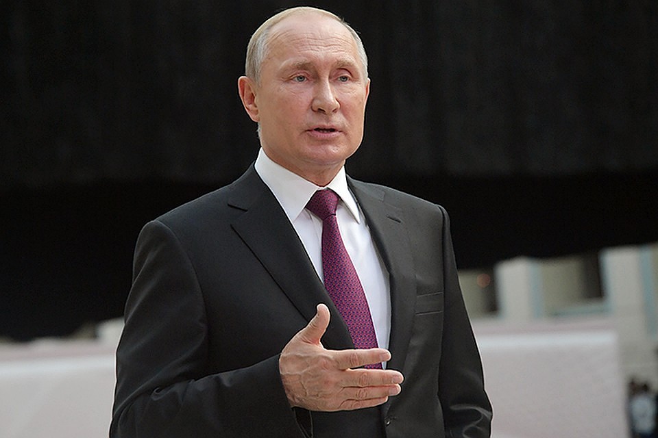 Владимир Путин посетит зону наводнения в Иркутской области.