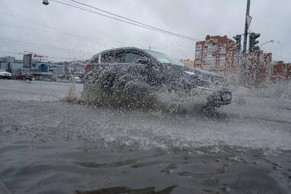 "Водоканал" опять опасается подтоплений из-за дождя.