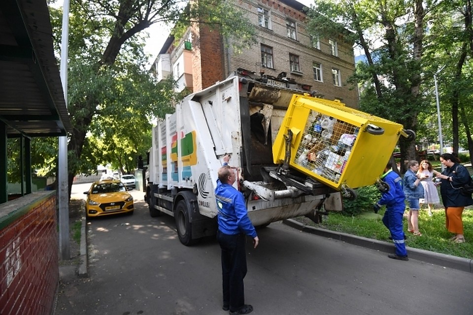 Размер платы за мусор зависит от количества проживающих.