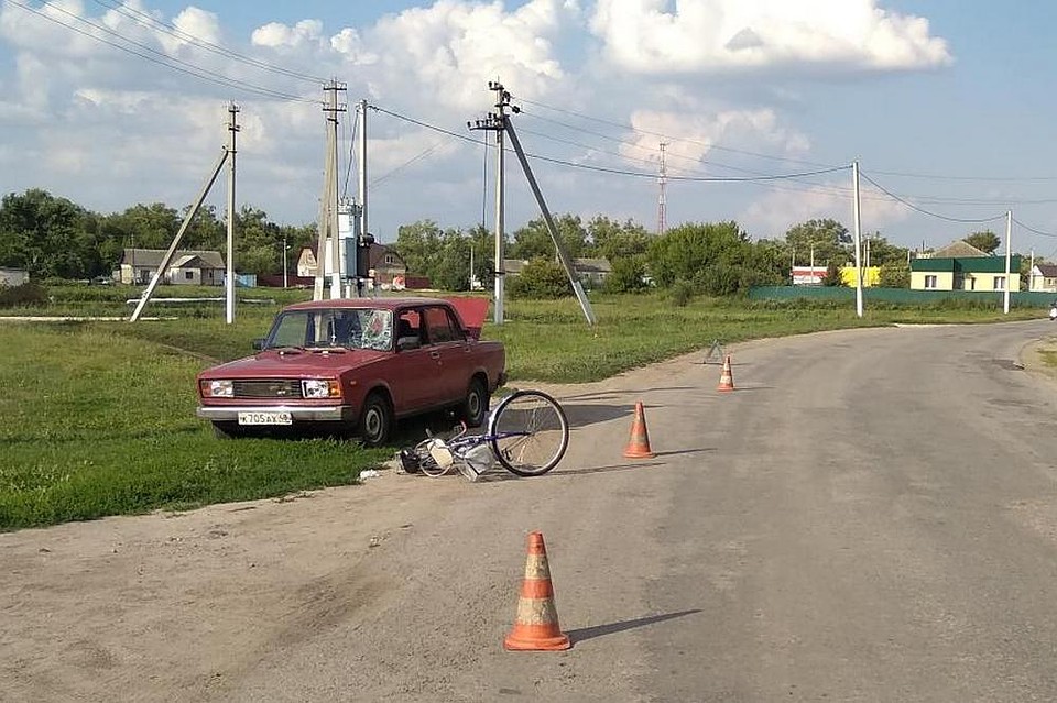 Велосипедистку с ребенком сбили в Усманском районе