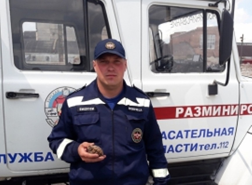 Саперы изъяли гранату Ф1 и вывезли ее на полигон