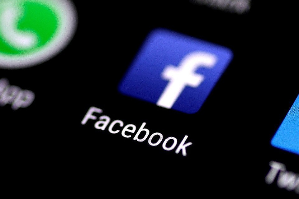 По требованию Роскомнадзора Facebook удалил изображение со свастикой на гербе