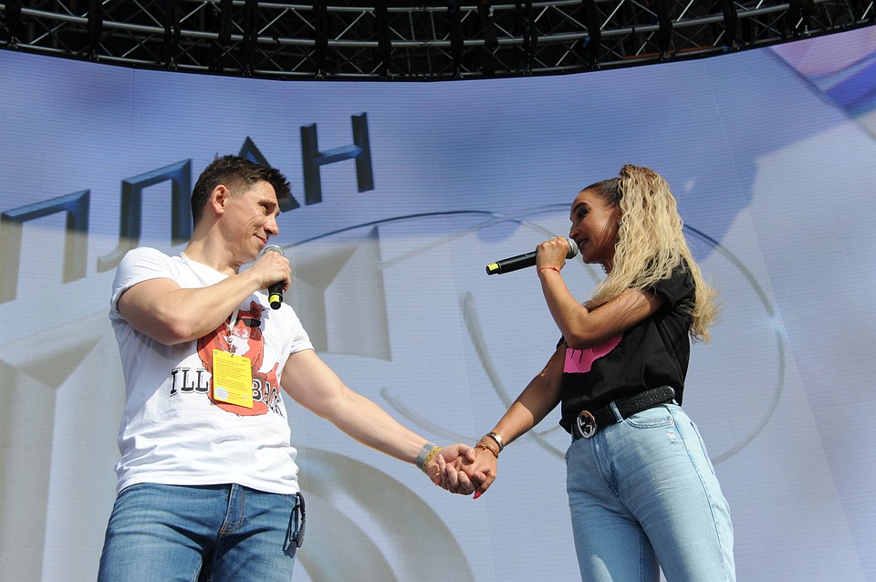 Ольга Бузова выступила на VK Fest 2019.