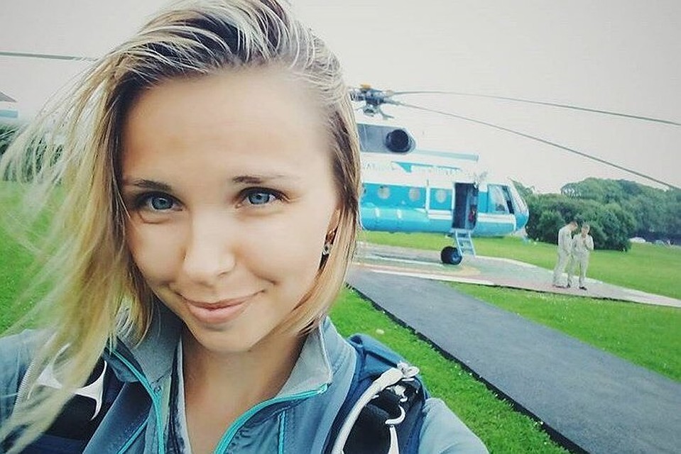 После первого прыжка с парашютом девушка влюбилась в небо.