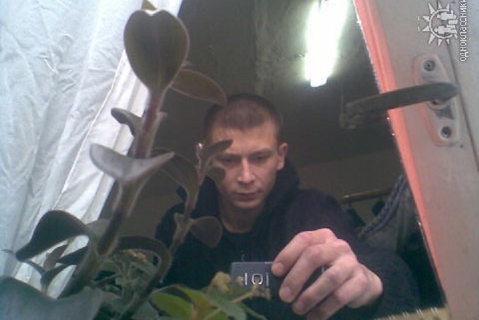 Руслан Бакиев свободно пользовался телефоном в колонии, теперь он за это поплатился