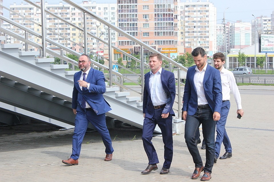 Болеть, так болеть: Сергей Фургал купил абонемент на игры Кубка губернатора Хабаровского края по бенди