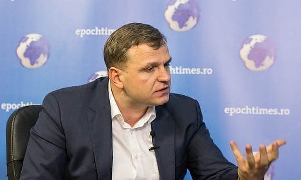 Нэстасе долго думал над этой идеей.