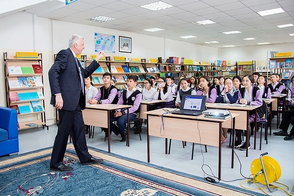 Лидером по числу частных школ в республике является Алматы.