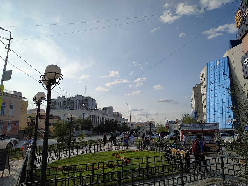 В Якутске сохраняется тёплая погода.