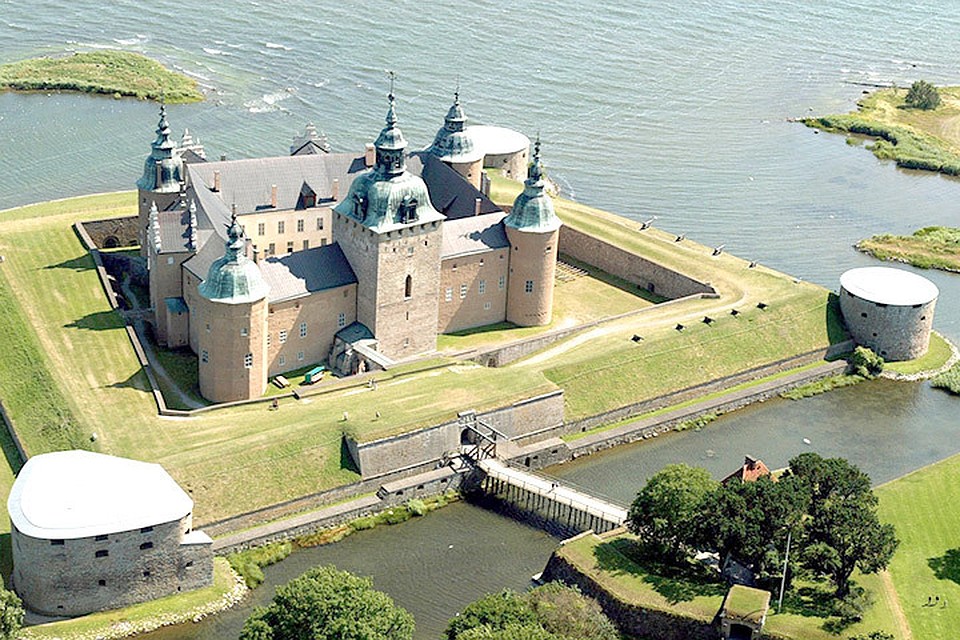 Замок Кальмар расположен на юге Швеции. Фото: с сайта allcastles.ru