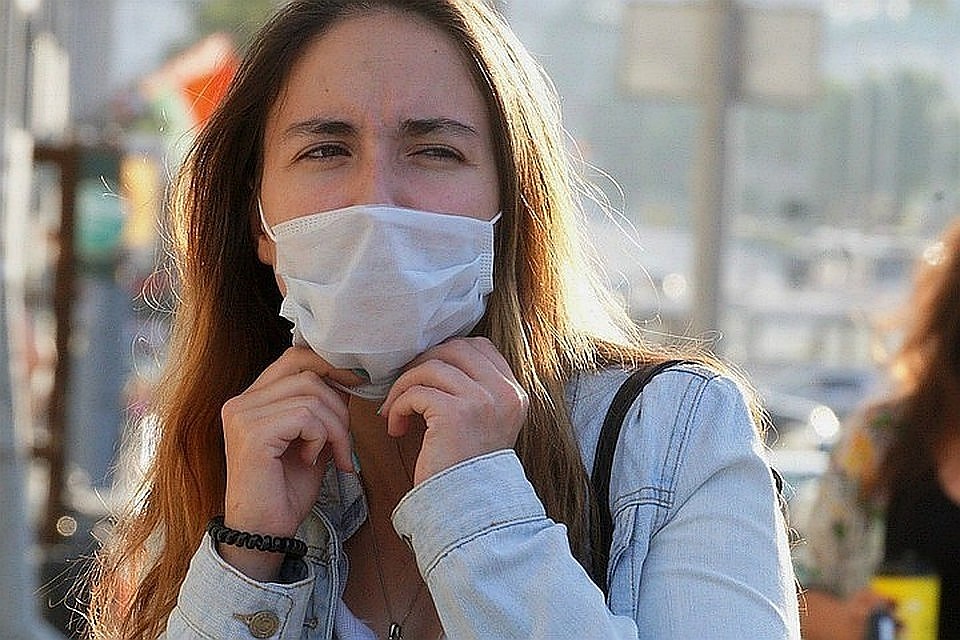Жители Кировского района пожаловались на неприятный запах в районе
