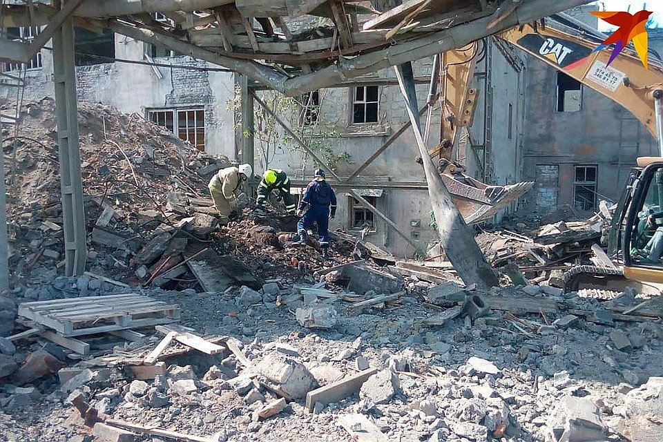 В Волхове Ленобласти обрушилось здание во время сноса