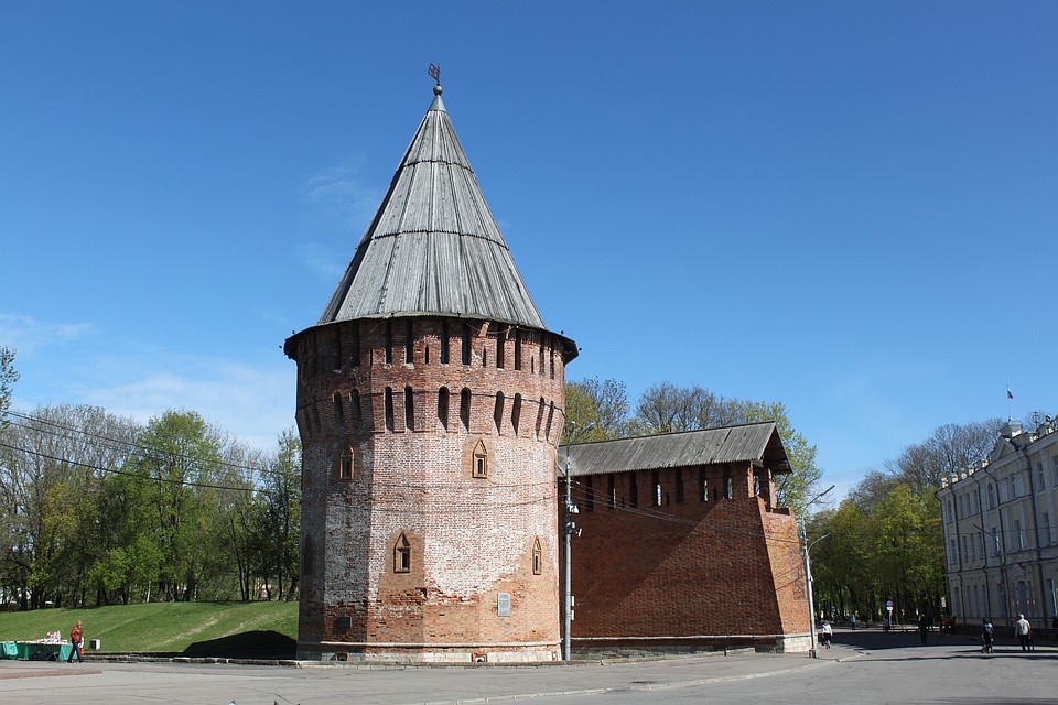 В Смоленске отреставрируют Громовую башню крепостной стены. ФОТО: Виктория НИКОЛЬСКАЯ.