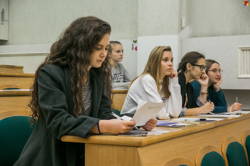 В Интернете появился таблица с результатами выпускников школ, гимназий и лицеев