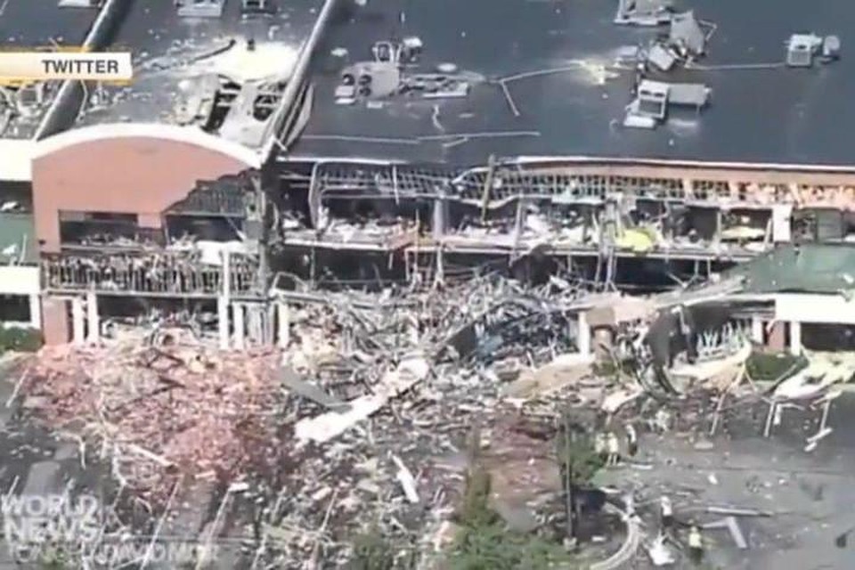 Взрыв буквально разворотил здание ТЦ