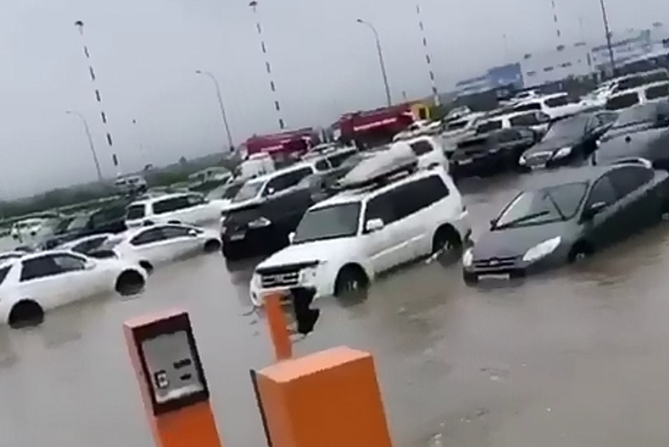 Потоп на парковке во Владивостоке
