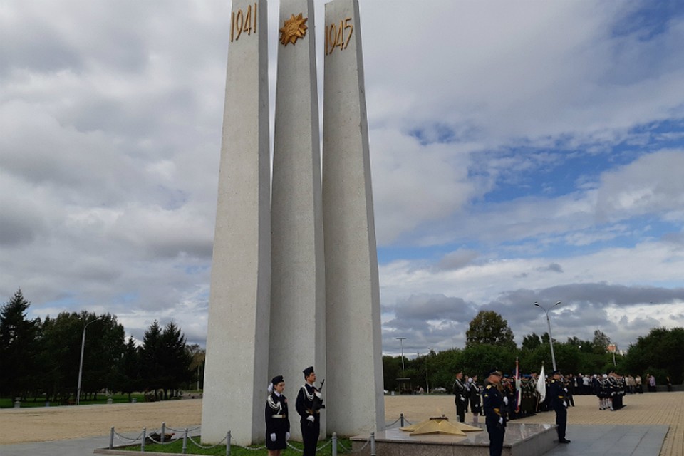 Комсомольчане почтили память воинов Второй мировой войны
