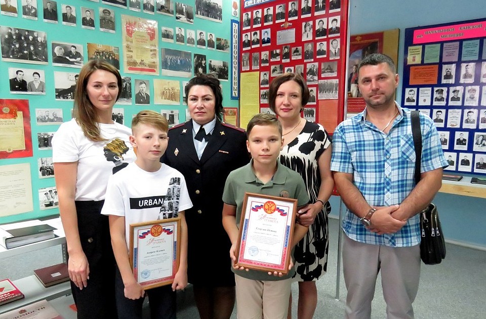 В Красноярском крае школьники нашли и вернули хозяину сумку с крупной суммой. Фото: МО МВД России «Канский».
