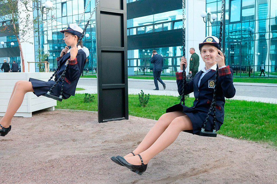 Пансион включает в себя спальный корпус, столовую, актовый и спортивный залы, библиотеку и бассейн. Фото: Артем КИЛЬКИН