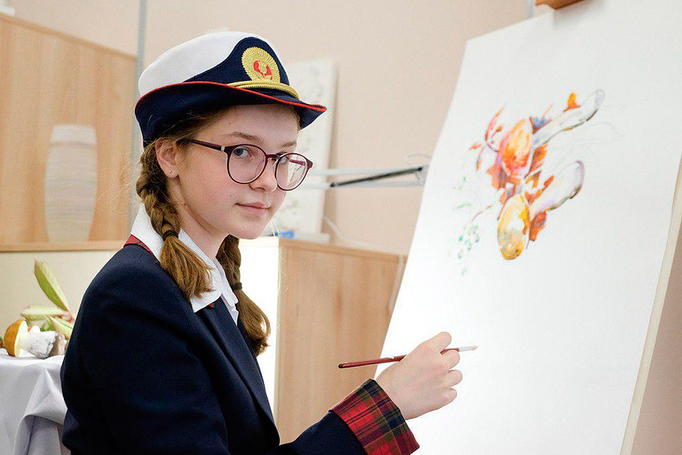 Можно заниматься композиторским искусством, верховой ездой, живописью и даже фехтованием. Фото: Артем КИЛЬКИН