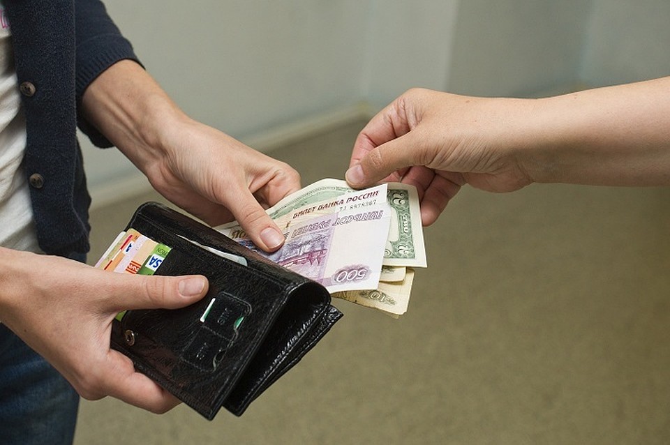 Женщине подарили шерстяное пончо, но у нее оказалась на него аллергия