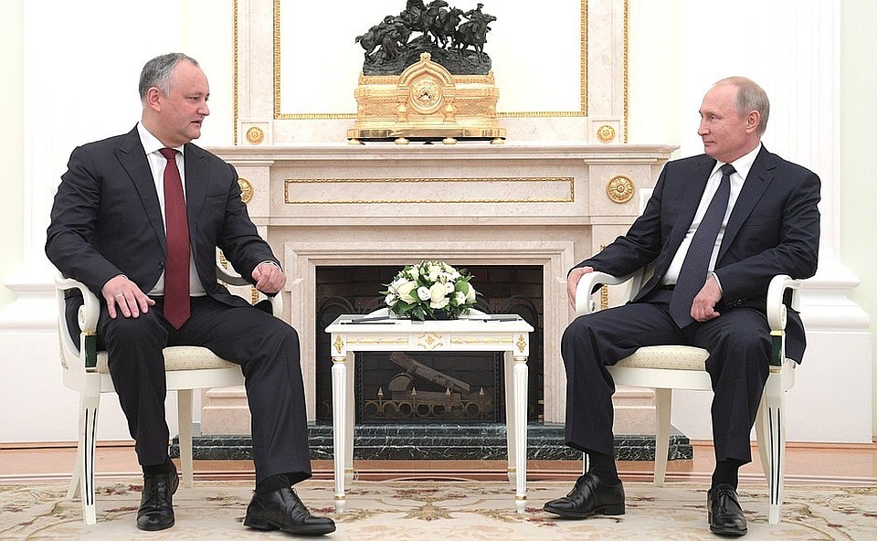Лидеры Молдовы и России встретились в Кремле.
