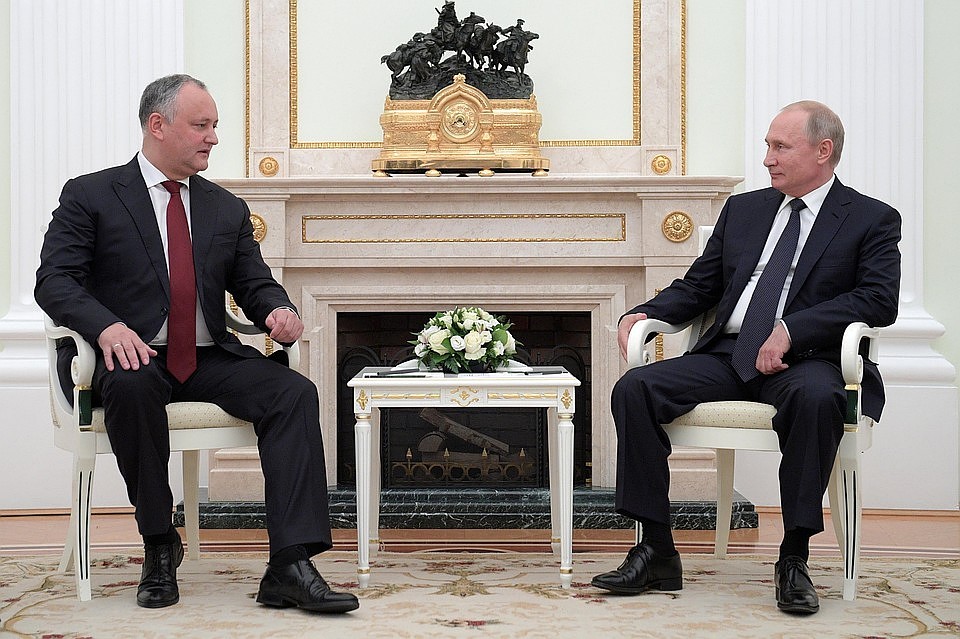 Путин и Додон договорились о скидке на газ для Молдавии