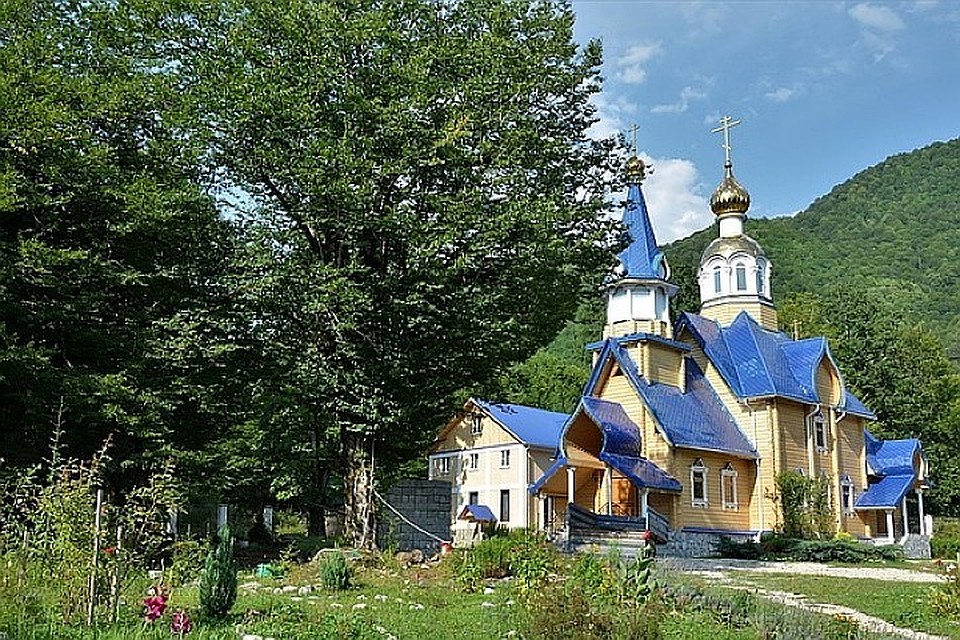 Храм в абхазском селе Псху