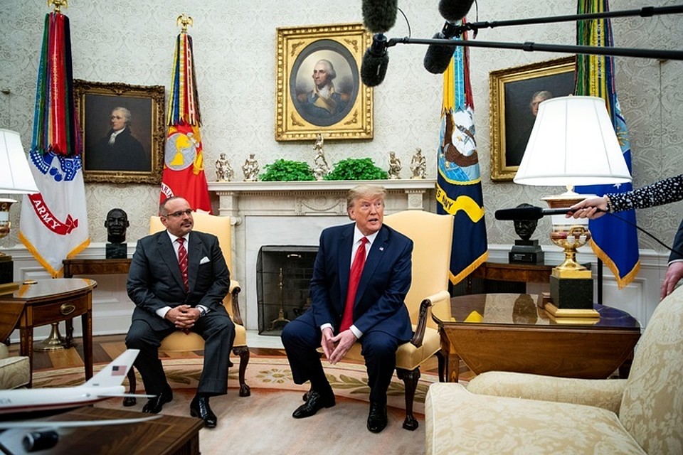 Президент США Дональд Трамп на встрече с наследным принцем Бахрейна Сальманом бен Хамадом бен Исой Аль Халифой