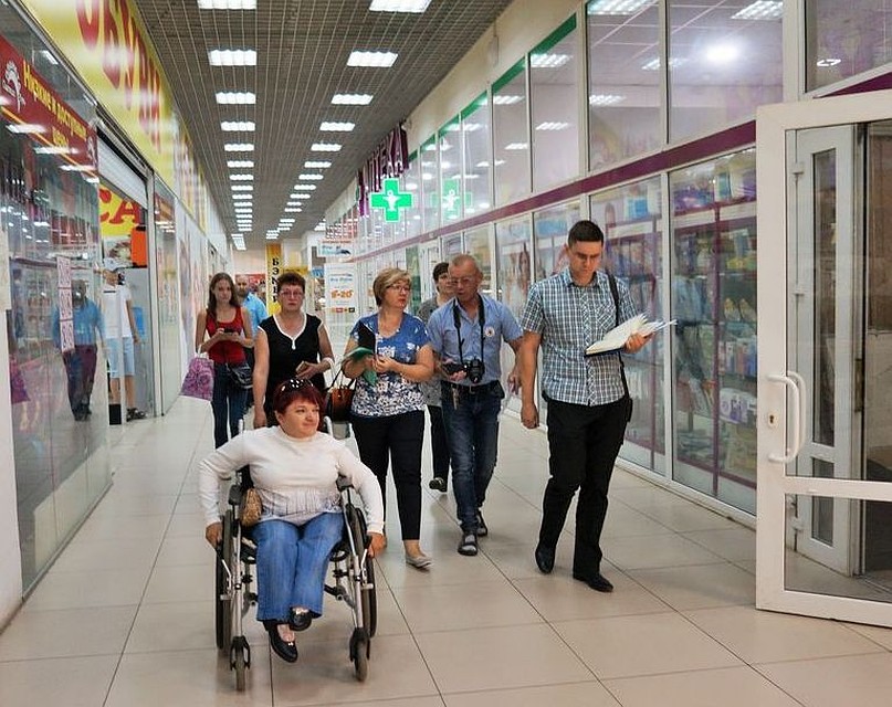 В Орле крупные торговые центры проверили на доступность для инвалидов. Фото: пресс-служба мэрии