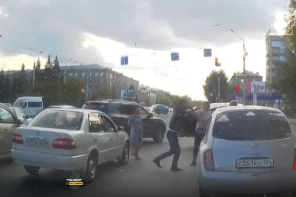 Стоп-кадр с видео: "Инцидент. Новосибирск".