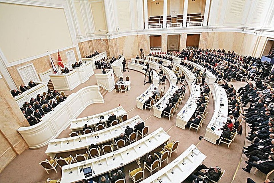 Петербургскому школьнику устроили экскурсию в Мариинский дворец.