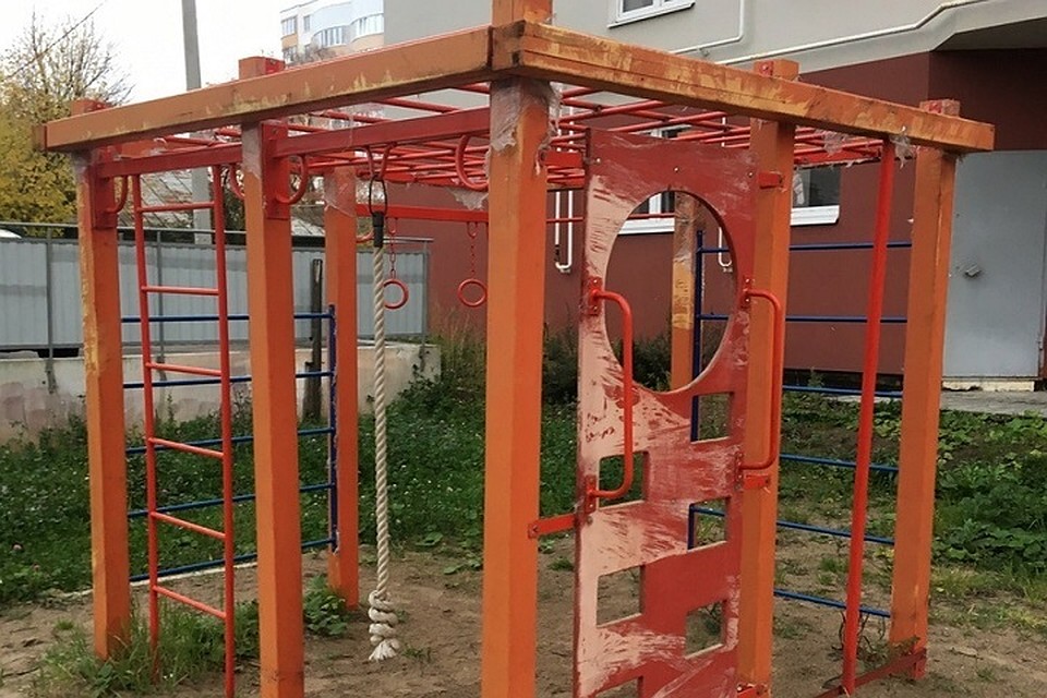 Ряд площадок имеет существенные недостатки, меры к устранению которых не приняты.