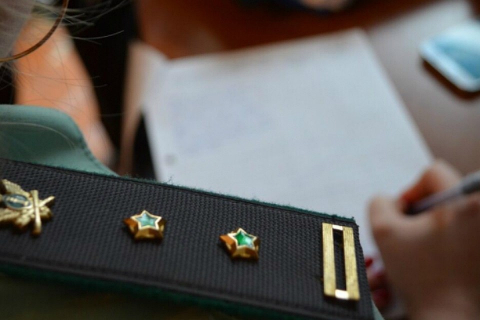 Комсомольчанин вспомнил о долге, пытаясь продать «запрещенную» квартиру
