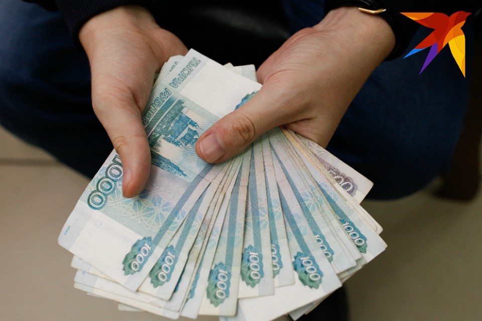Внучка выбрала момент, чтобы украсть карточку из сейфа.
