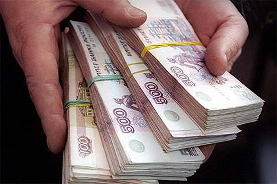 Начальник получил взятки почти на 400 тысяч.