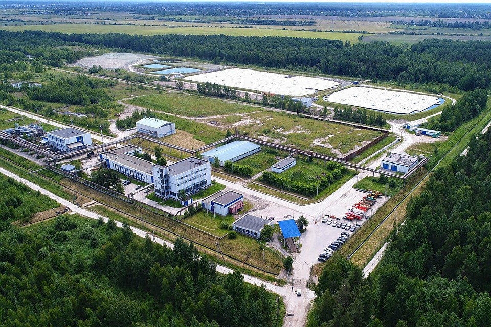 Часть отходов хранят на полигоне в закрытых емкостях, часть – под открытым небом. Фото: Дирекция по обеспечению безопасности гидротехнических сооружений полигона «Красный Бор»
