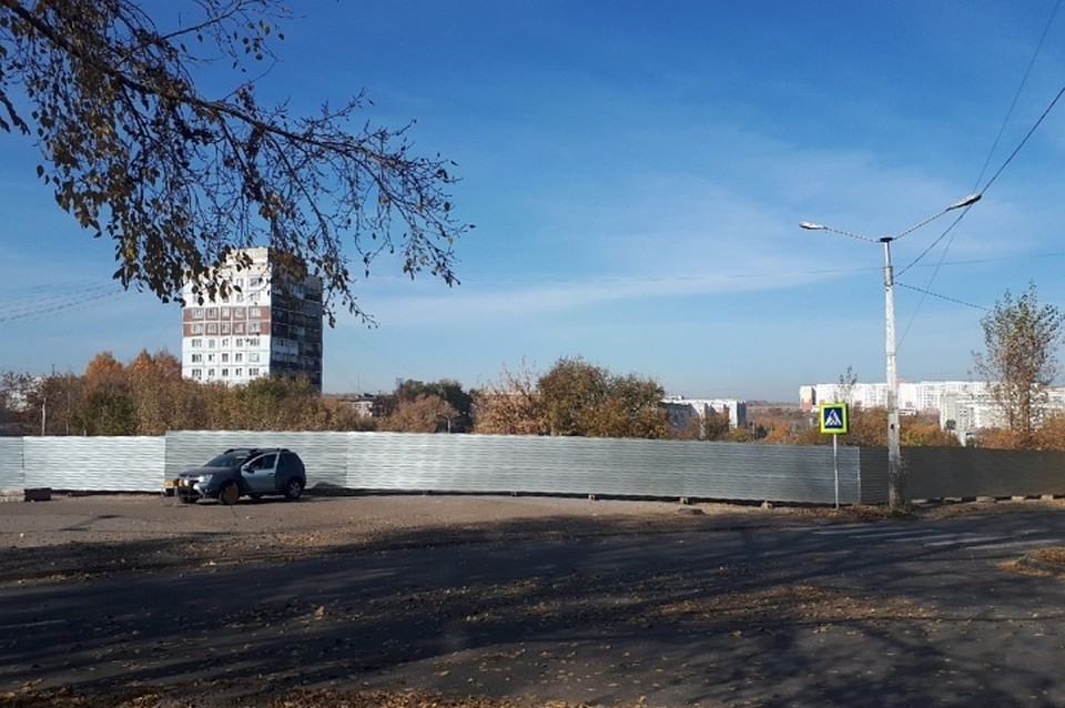 Спорткомплекс на месте рынка начали строить в Новокузнецке. ФОТО: Ирина Сергеева.