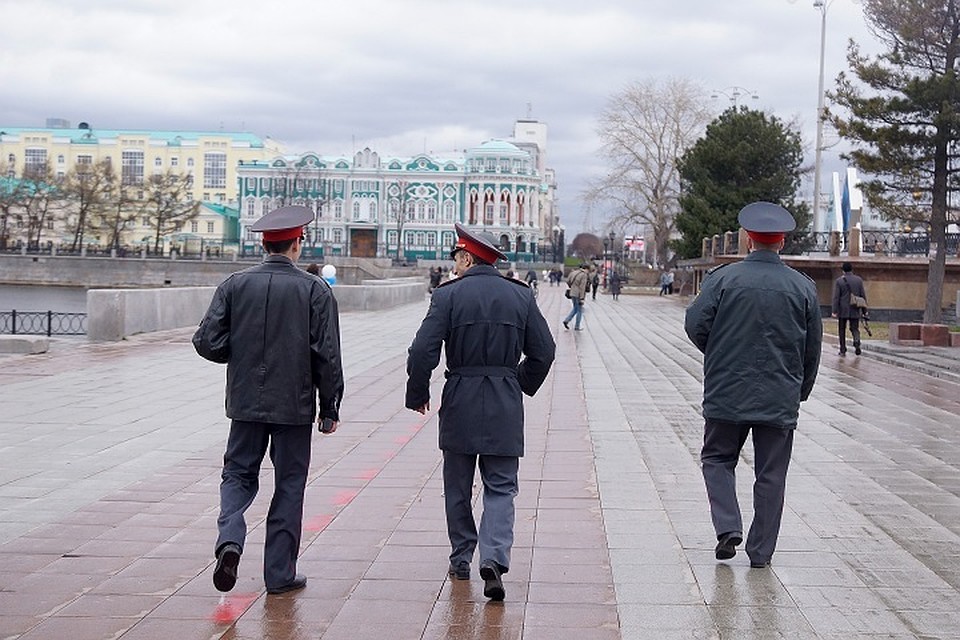 В Артемовском ищут мошенника, который обманул пенсионерку с помощью игрушечных банкнот