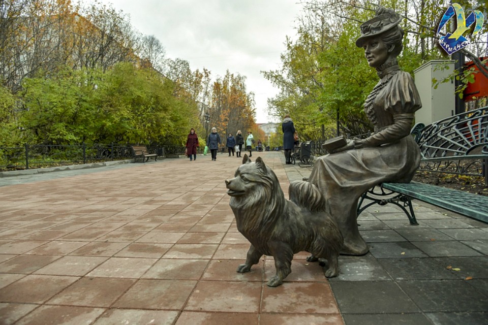 В новом городском сквере можно увидеть много интересных скульптур. Фото: www.citymurmansk.ru.