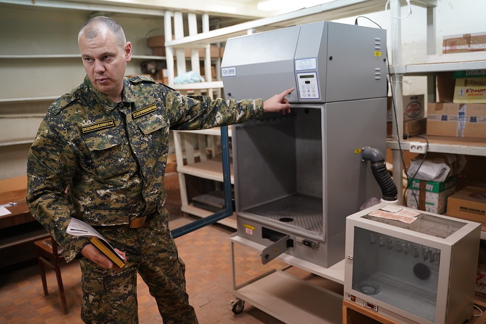 Цианокрилатная камера очень полезна для поиска отпечатков и биологических следов