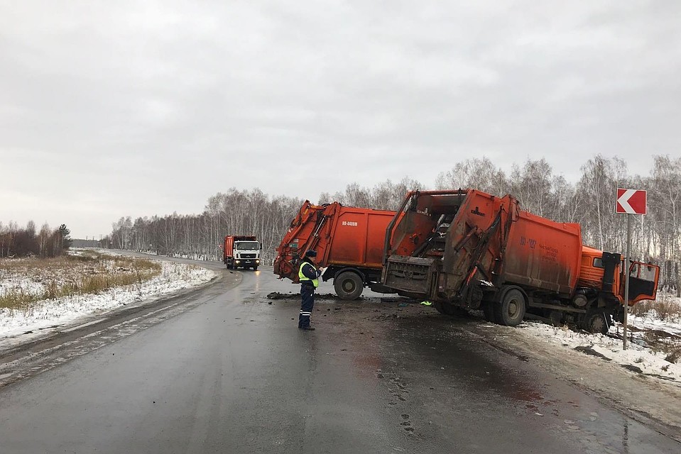 Обстоятельства аварии выясняются.
