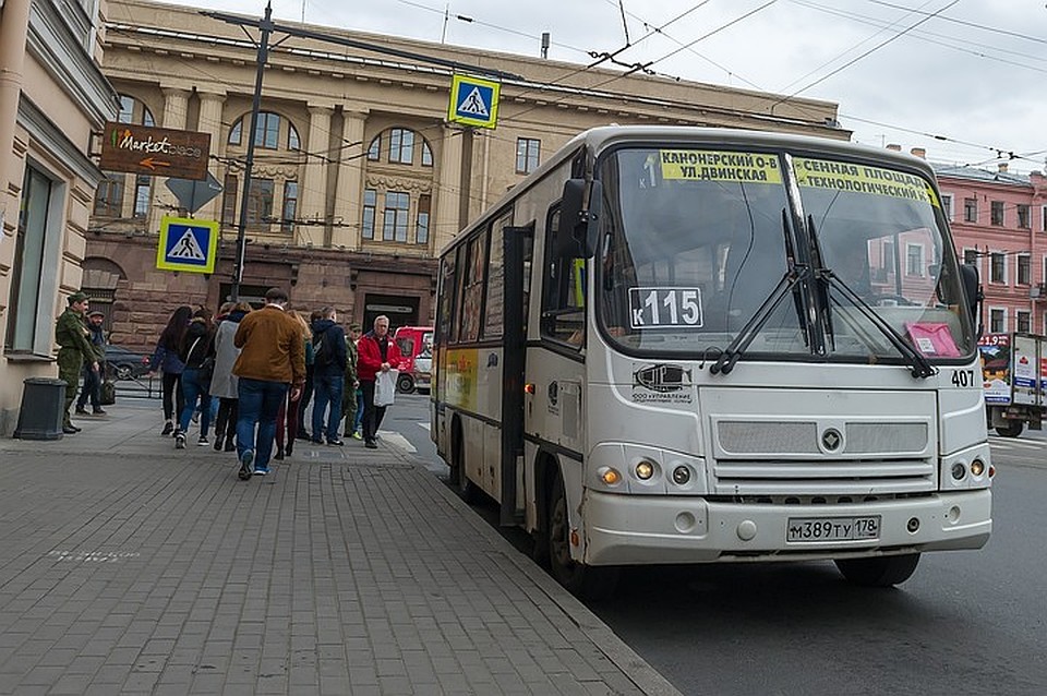 Маршрутки должны исчезнуть с улиц Петербурге в середине 2020 года